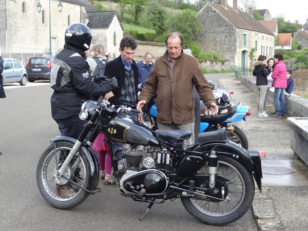 Une belle balade pour l'Amicale des Mécaniques Anciennes du Châtillonnais