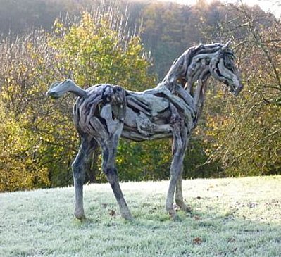 quand-le-cheval-de-bois-est-une-oeuvre-d-art_33342-copie-1.jpg