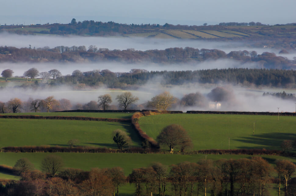 Brouillard et brume illumine des paysages. Belles photo