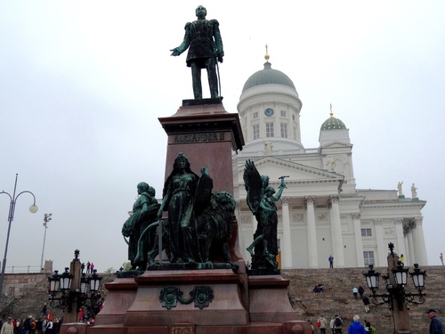 La Place du Sénat ç Helsinski en Finlande (photos)