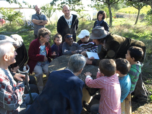 Sortie dans les jardins de l' association VIE.