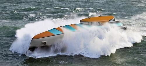 Un bateau propulsé uniquement par les vagues !