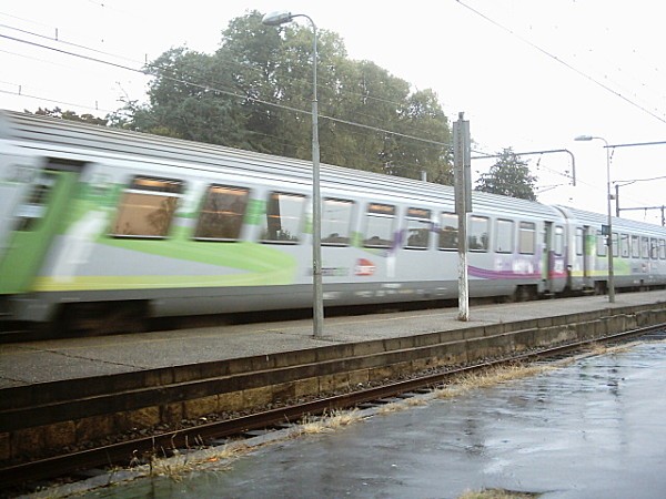 7-octobre-gare-langon-train-qui-passe.jpg