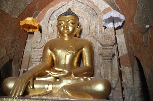 Le temple Htilominlo à Bagan