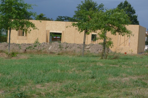 AG) Ossature : début de fabrication des panneaux, le 14 juillet 2012