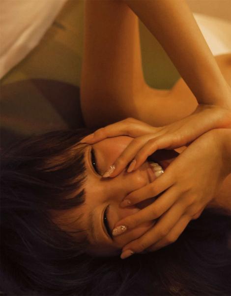 Photobooks : ( Rara Anzai : Nude Photobook 「Hello,Goodbye」 )