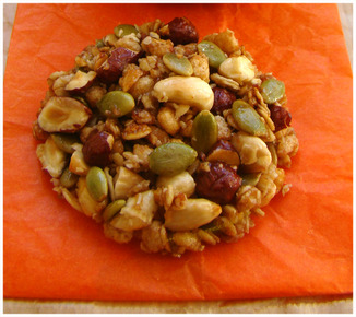 CRUNCHY GRANOLA