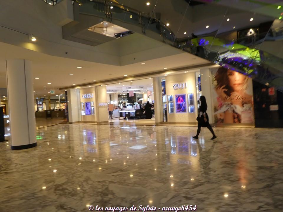 ABU DHABI DE NUIT MALL