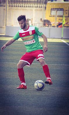 CHAOUCHI Samir signe à Relizane
