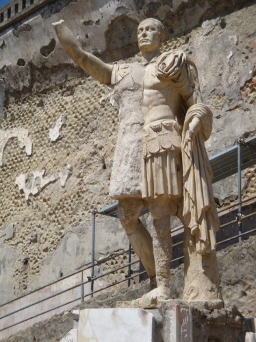Herculanum, Statue de Nonius Balbus