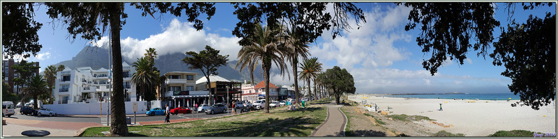Vues panoramiques de la plage et du front de mer de Camps Bay - Cape Town - Afrique du Sud