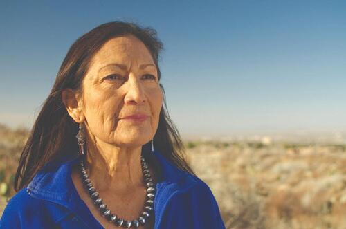 Deb Haaland nommée Secrétaire de l'Intérieur Américain