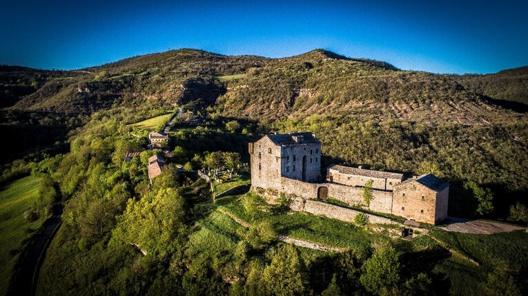 Du Château de Montaigut à Saint-Jean d'Alcas - Rando Grands-Causses