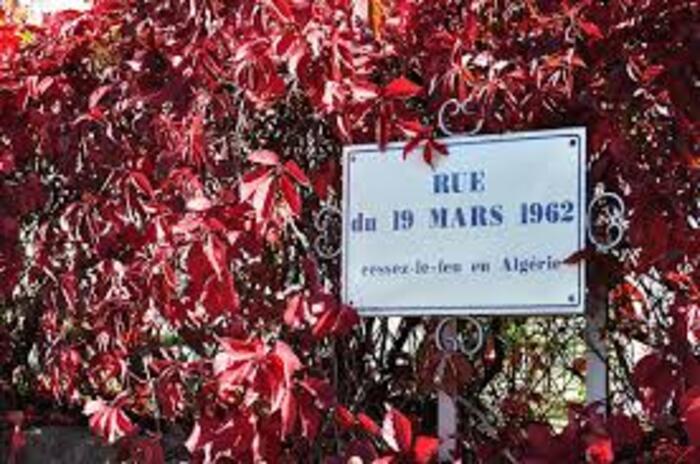 Cette plaque du 19 mars 1962 "Fin de la guerre d'Algérie " inaugurée il a 3 ans est contestée en justice
