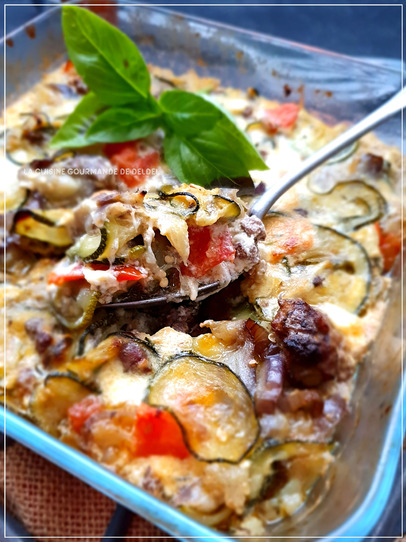 GRATIN DE COURGETTES ET D'AUBERGINES AU BŒUF