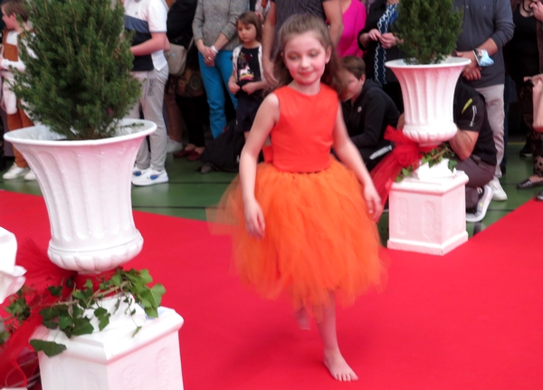 Olimbie a présenté d'adorables "robes de petites princesses" au salon Arts et Saveurs du Lions Club de Châtillon sur Seine