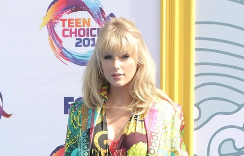 Taylor Swift offre les frais d'inscription à la fac d'une fan