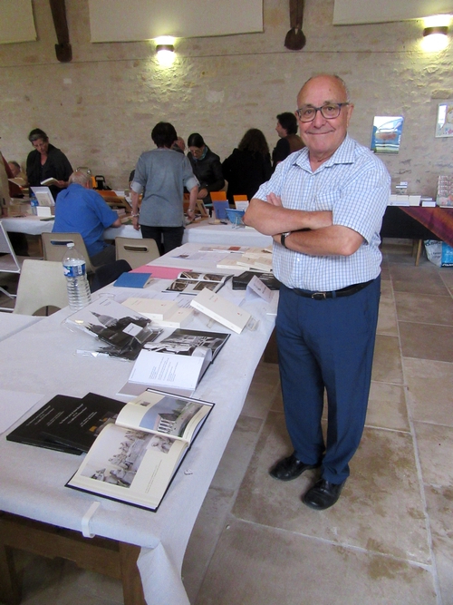 La 7ème Fête du Livre a eu lieu sur la butte du château de Jully, dans l'Yonne, en août 2019