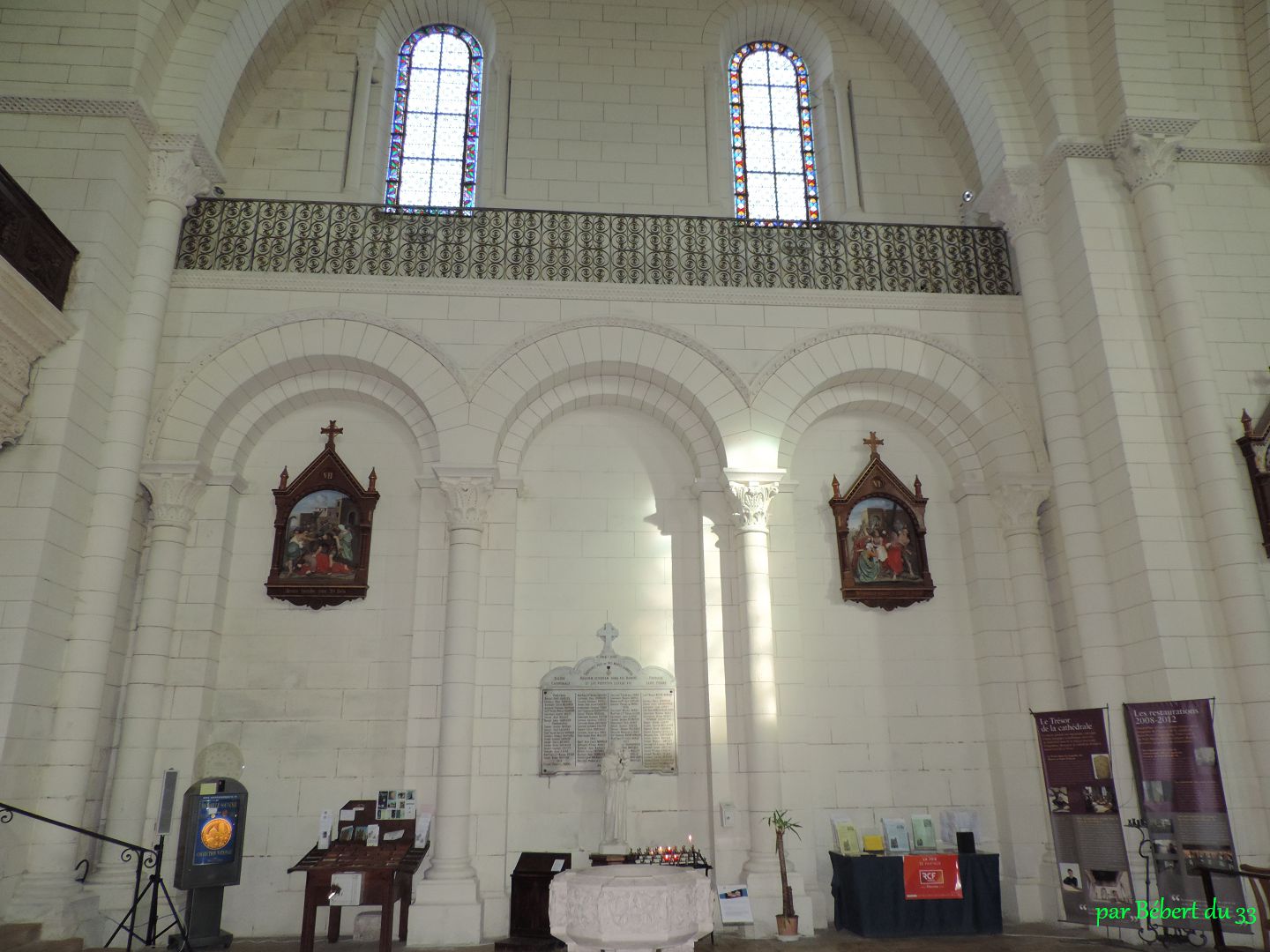 l'intérieur de la cathédrale d'Angoulême - le blog d'Albert et Danièle en  CCar