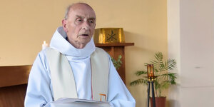  Jacques Hamel, un prêtre "toujours prêt à rendre service"