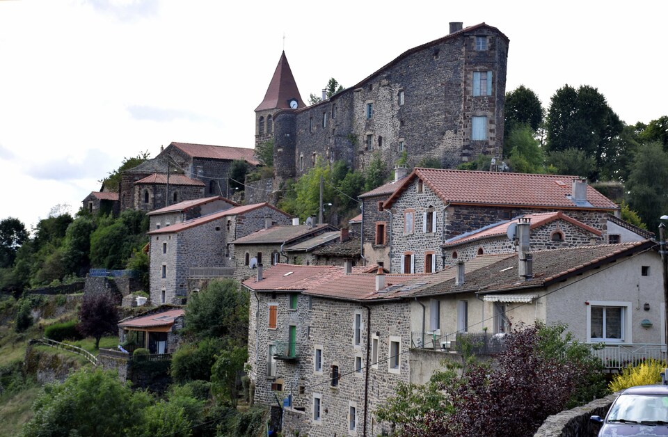 St Privat d'Allier - Arrivée au village