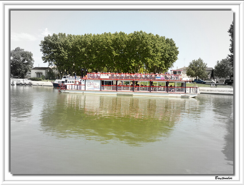 petit tour en bateau à Aigues-Mortes