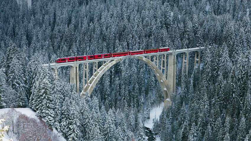 Personne ne connaît ce train incroyable en Suisse... Et c'est une erreur, tant l'expérience de voyage est à vivre une fois dans sa vie !