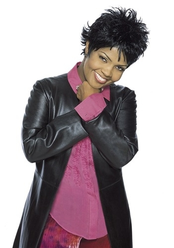 cece_winans pink