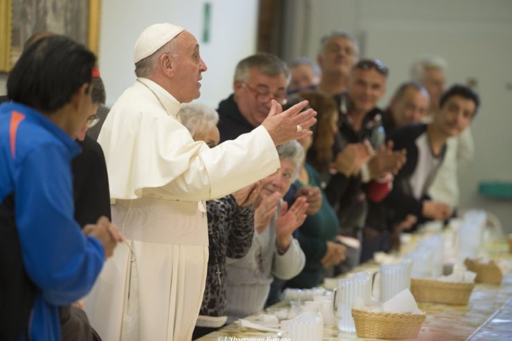 Déjeuner avec les pauvres de la Caritas de Florence © L'Osservatore Romano