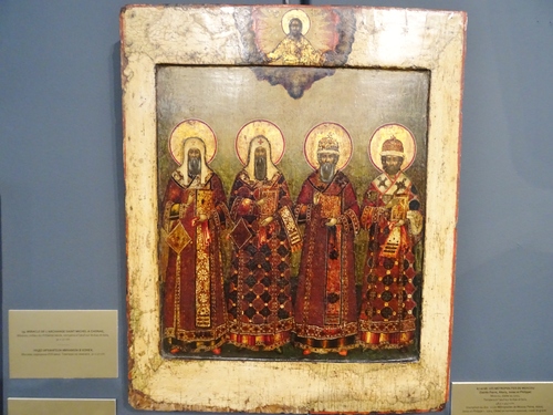 Exposition d'icônes à la cathédrale russe de la Zainte Trinité à Paris (photos)