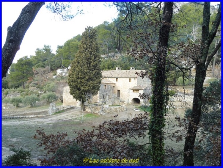 Luberon, les gorges de Combrès