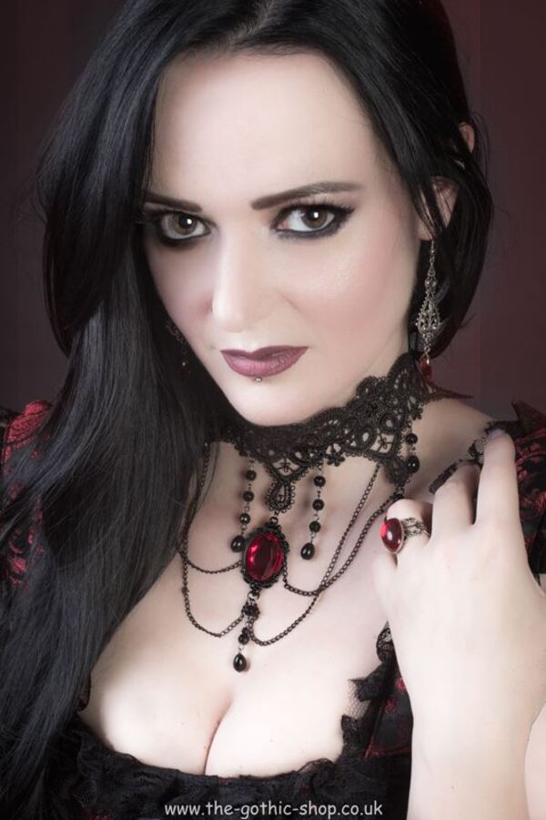 Rosalyn Gothic Jewellery, créatrice