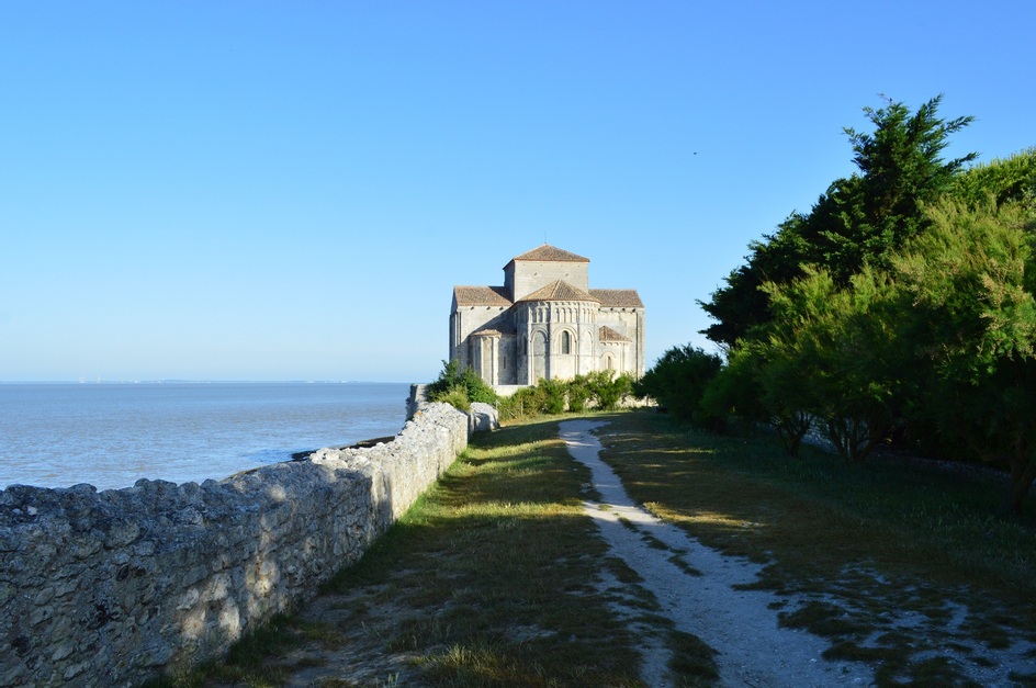 Talmont-sur-Gironde, l'église Sainte-Radegonde