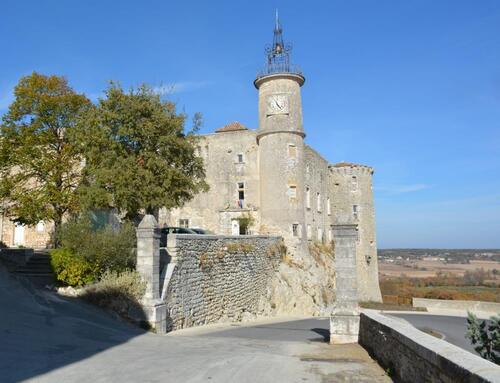 Le château-mairie de Lussan