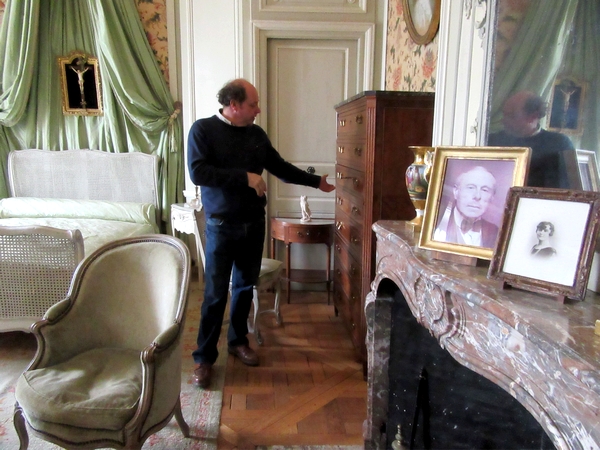 Les membres de l'Association Culturelle Châtillonnaise ont visité un château , superbement meublé, celui de la Motte-Tilly
