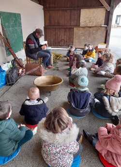 Maternelle : jeux buissonniers