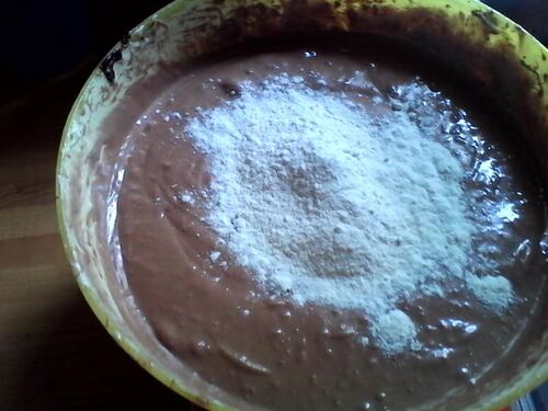 gâteau moelleux (et mousseux) au chocolat déco système solaire (après l'apocalypse^^)
