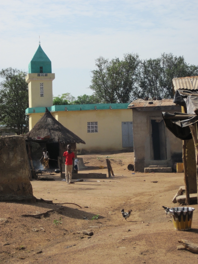 Côte d'Ivoire Village sur piste du Nord