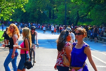 ny_lining_up_for_bon_jovi_concert_central_park_18_223