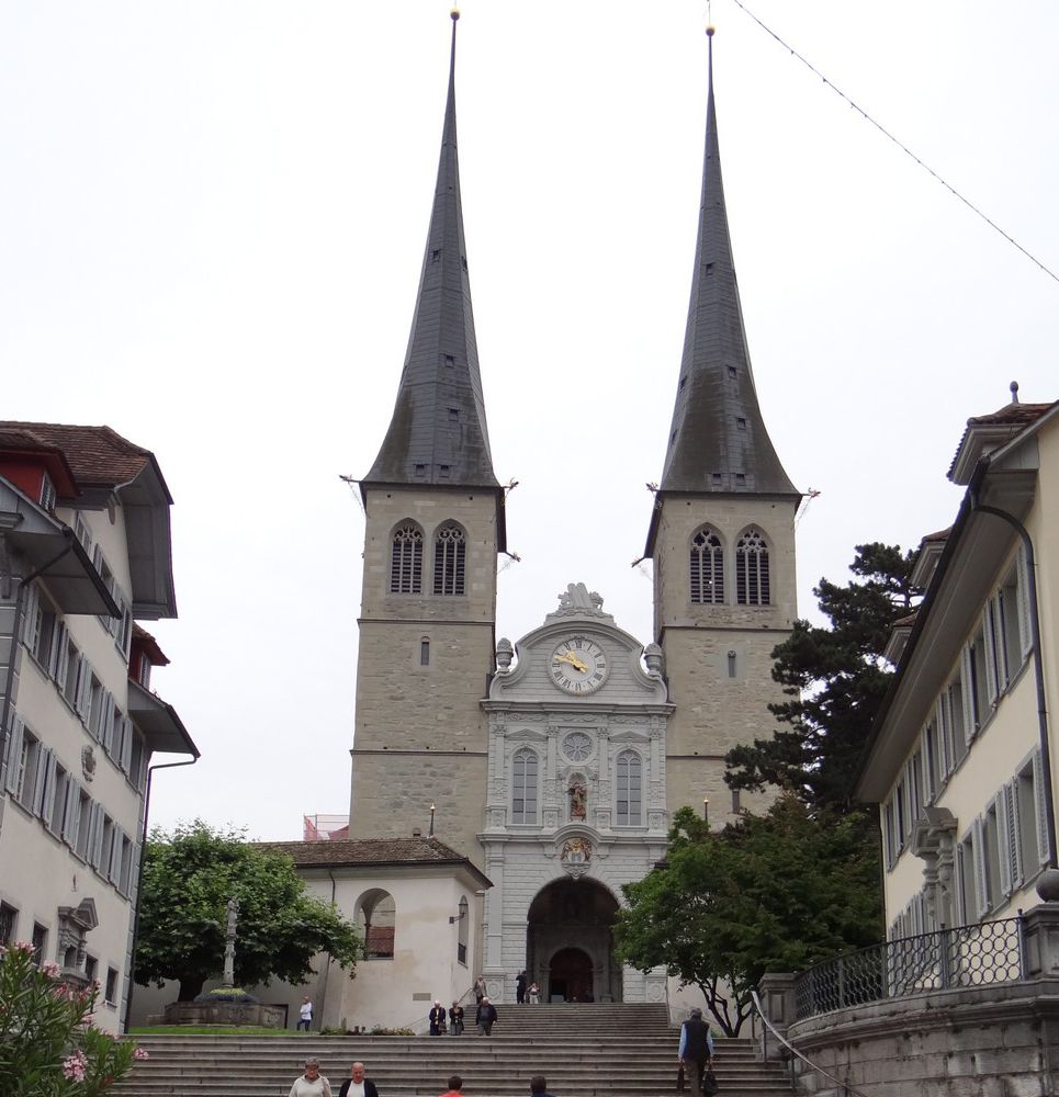 L'église Saint-Léger de Lucerne...