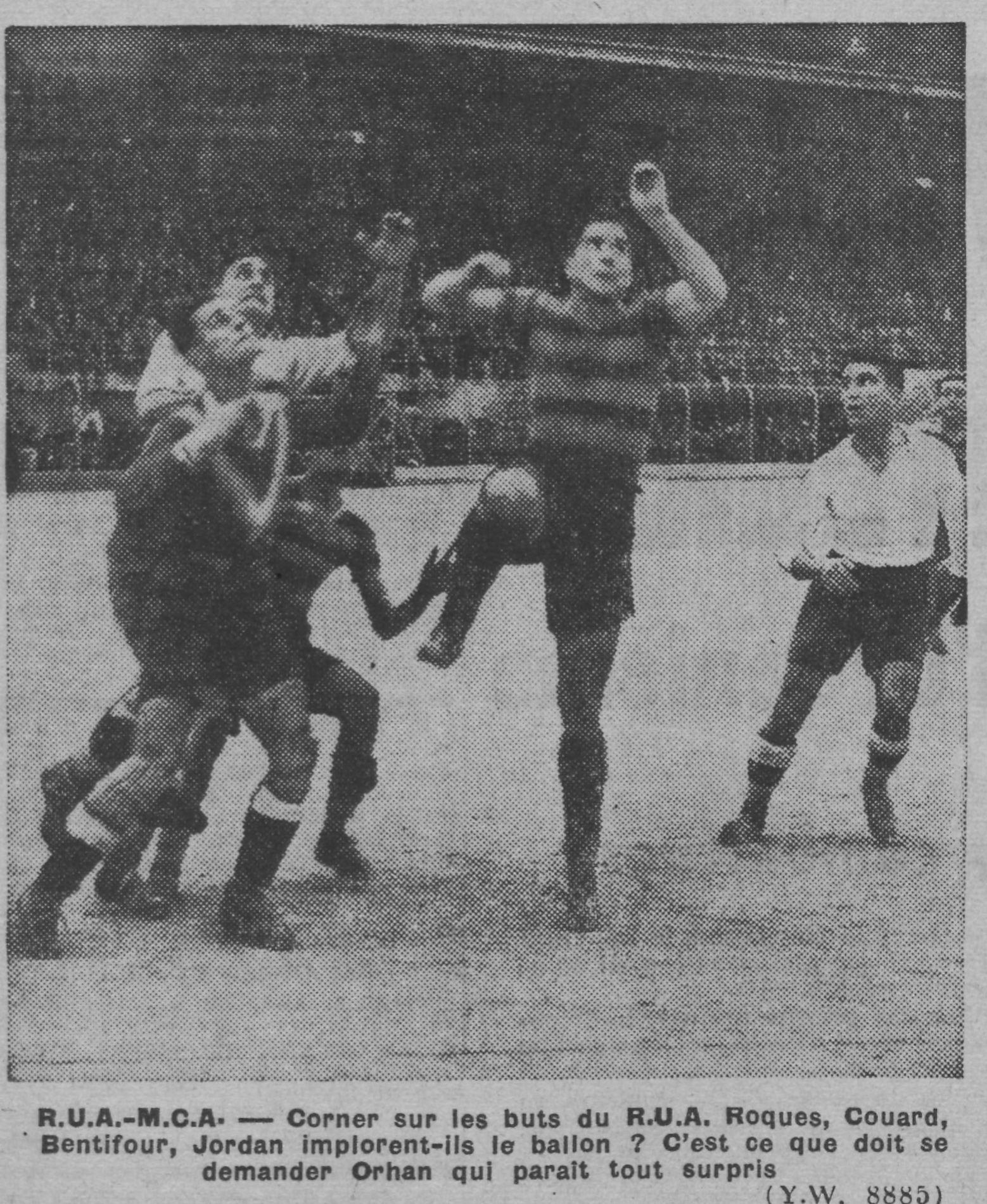 Dimanche 2.3.1941 à St Eugène coupe de la ligue d'Alger 1/4 de Finale RUA-MCA 2-1