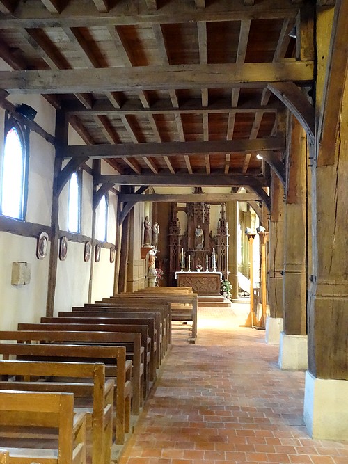 L'église à pans de bois Saint Nicolas, d'Outines (département de la Marne)