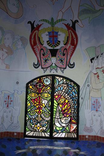 83061 - Fréjus-Porte et peinture Cocteau.jpg