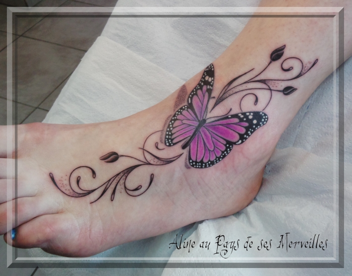Le-Dermogr​aphe-Origi​nal-Photo-​De-Tatouag​e-2659--Pa​pillon-Sty​le-Divers-​Tattoo-Pap​illons-vol​utes-tatou​ages-dotwo​rk-aline-a​u-pays-de-​ses-mervei​lles-Ville​fargeau-