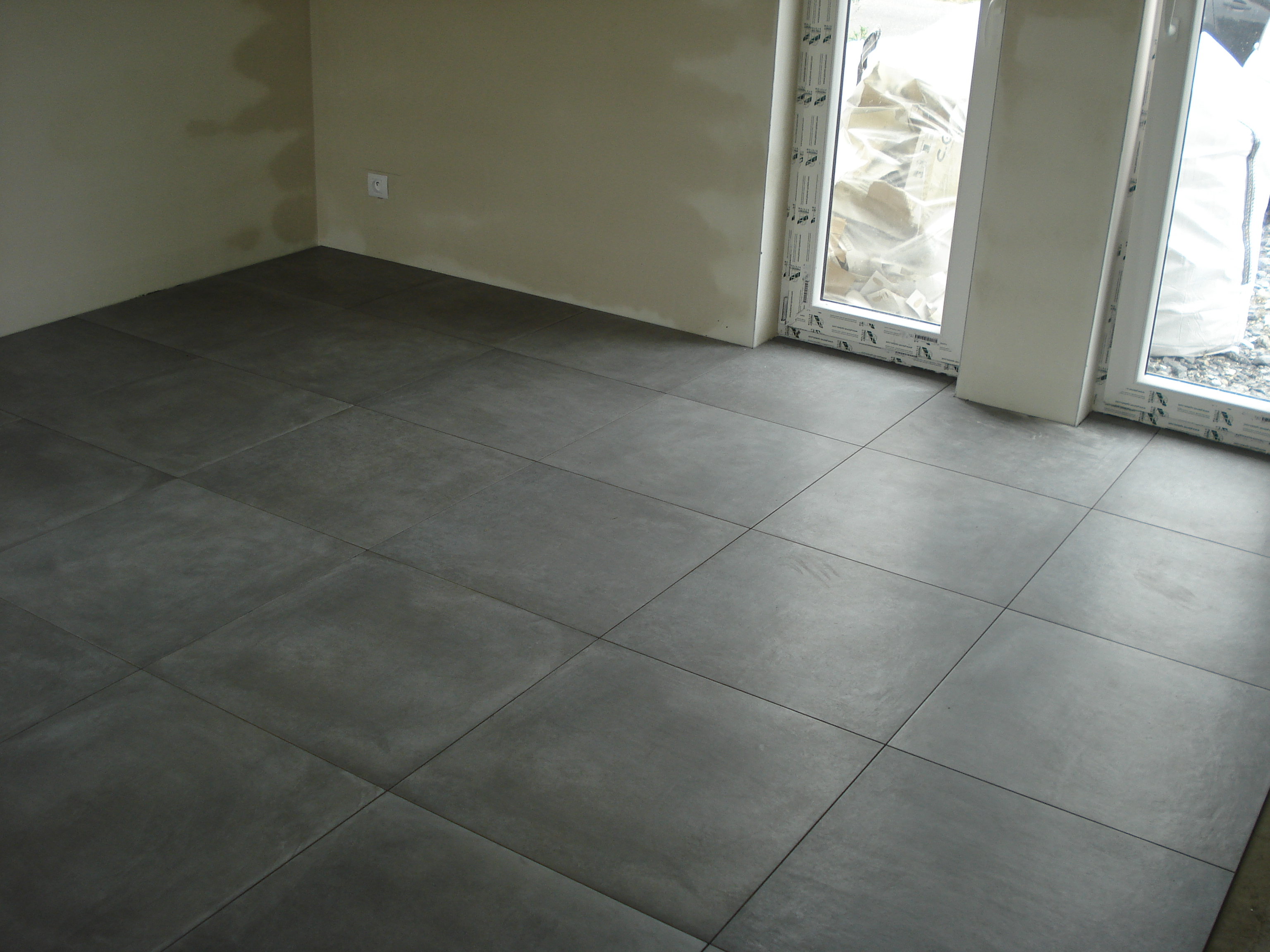 Salon carrelage gris anthracite: photos sur le thème « carrelage ...