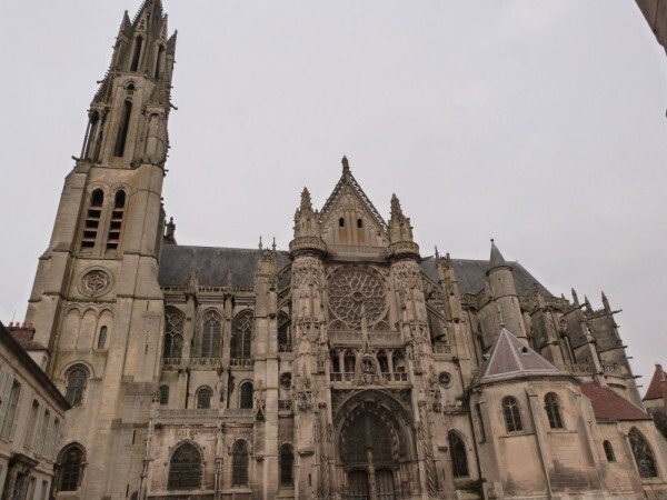 senlis - rues anciennes - la cathédrale Notre Dame