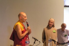 Lama Jigmé Thrinlé Gyatso, Soeur Samuel Noguet Débat et Dennis Gira au colloque chrétiens-bouddhistes de 2015, CTM et Drukpa Grenboble