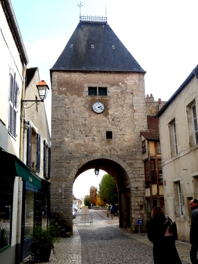 Noyers sur Serein, une cité médiévale...