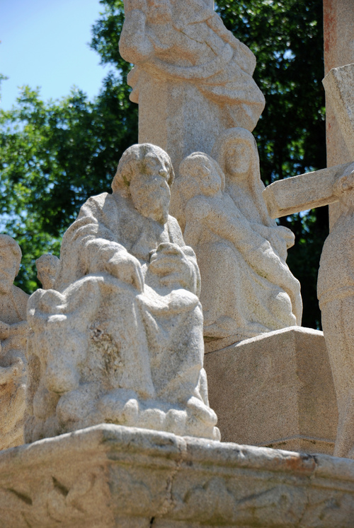 L'église et le calvaire de Guéhénno (56420)