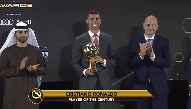 Cristiano Ronaldo a reçu le prix du joueur du siècle aux Globe Soccer Awards